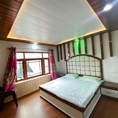 Sheen Homestay Gulmarg Zewnętrze zdjęcie
