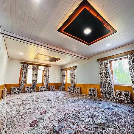 Sheen Homestay Gulmarg Zewnętrze zdjęcie