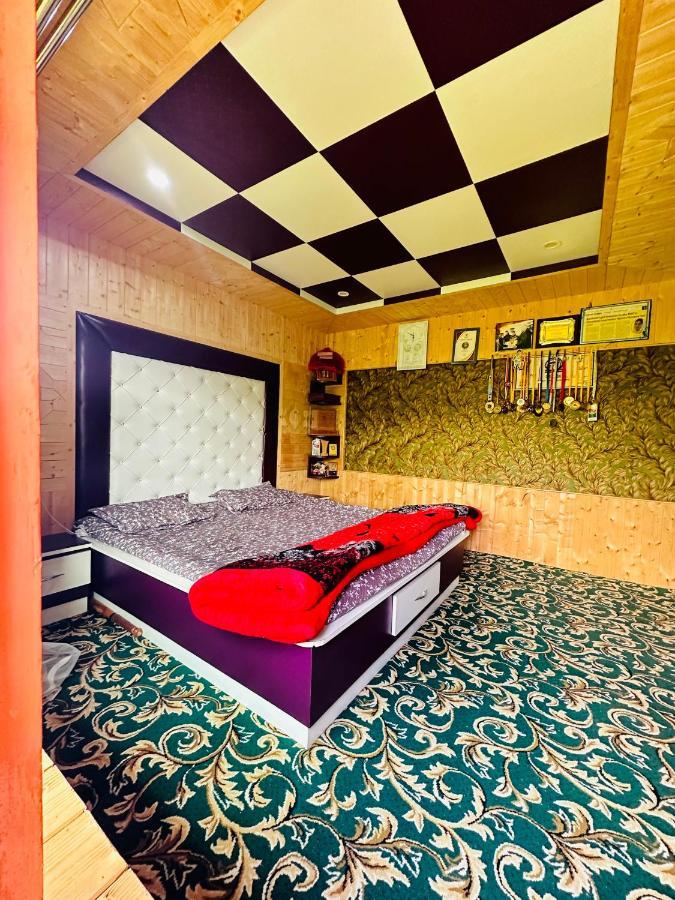 Sheen Homestay Gulmarg Zewnętrze zdjęcie