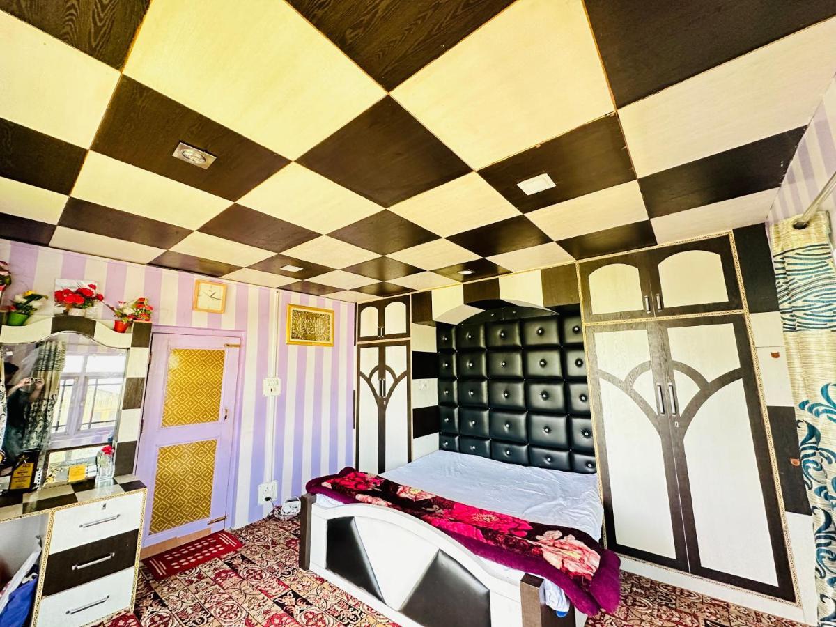 Sheen Homestay Gulmarg Zewnętrze zdjęcie