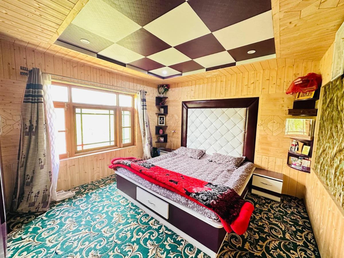 Sheen Homestay Gulmarg Zewnętrze zdjęcie