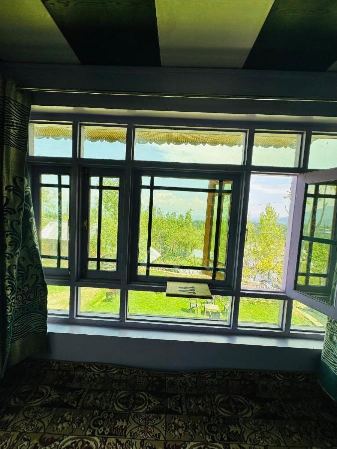 Sheen Homestay Gulmarg Zewnętrze zdjęcie