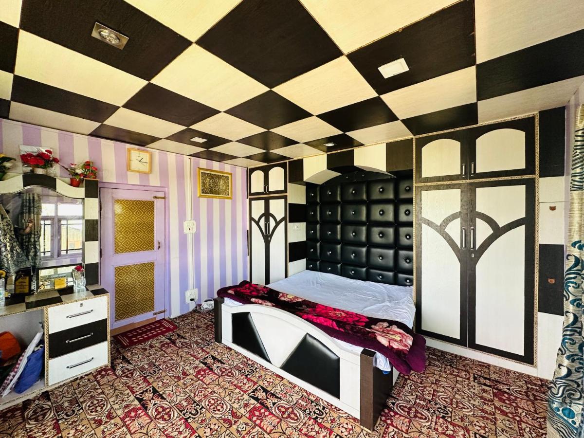 Sheen Homestay Gulmarg Zewnętrze zdjęcie