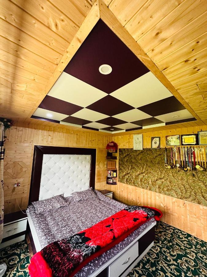 Sheen Homestay Gulmarg Zewnętrze zdjęcie