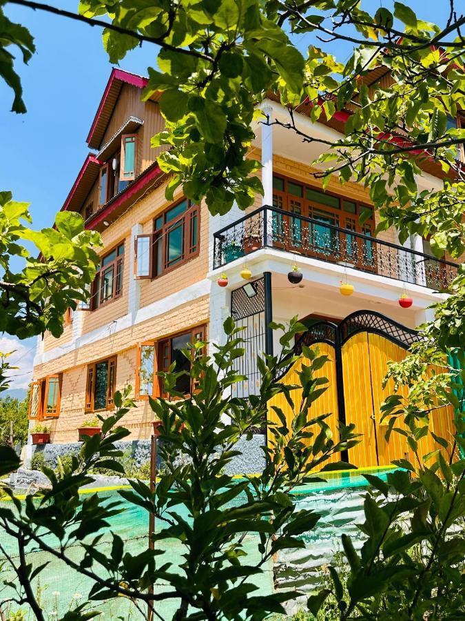 Sheen Homestay Gulmarg Zewnętrze zdjęcie