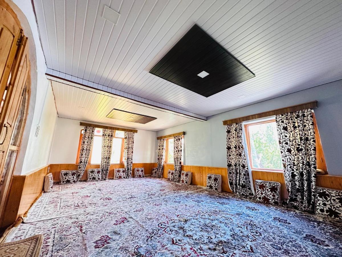 Sheen Homestay Gulmarg Zewnętrze zdjęcie