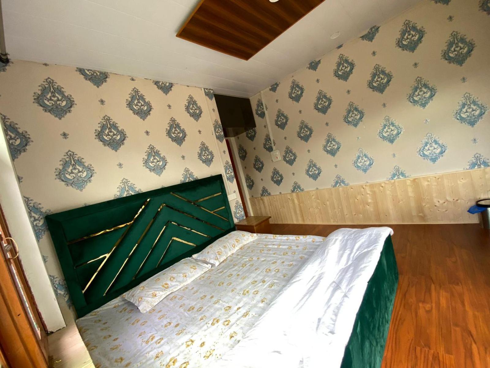Sheen Homestay Gulmarg Zewnętrze zdjęcie