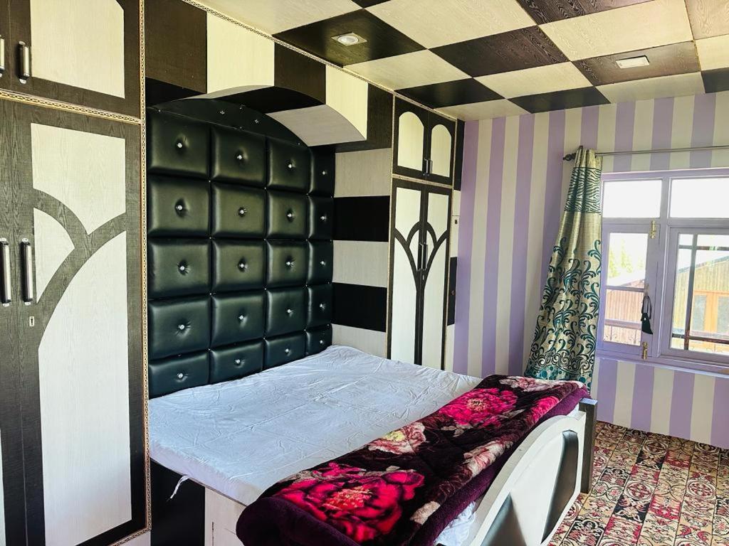 Sheen Homestay Gulmarg Zewnętrze zdjęcie